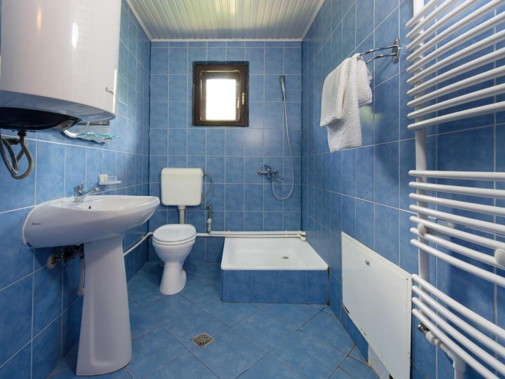 Hotel Pensiunea Bobu Izvoru Muntelui Zewnętrze zdjęcie