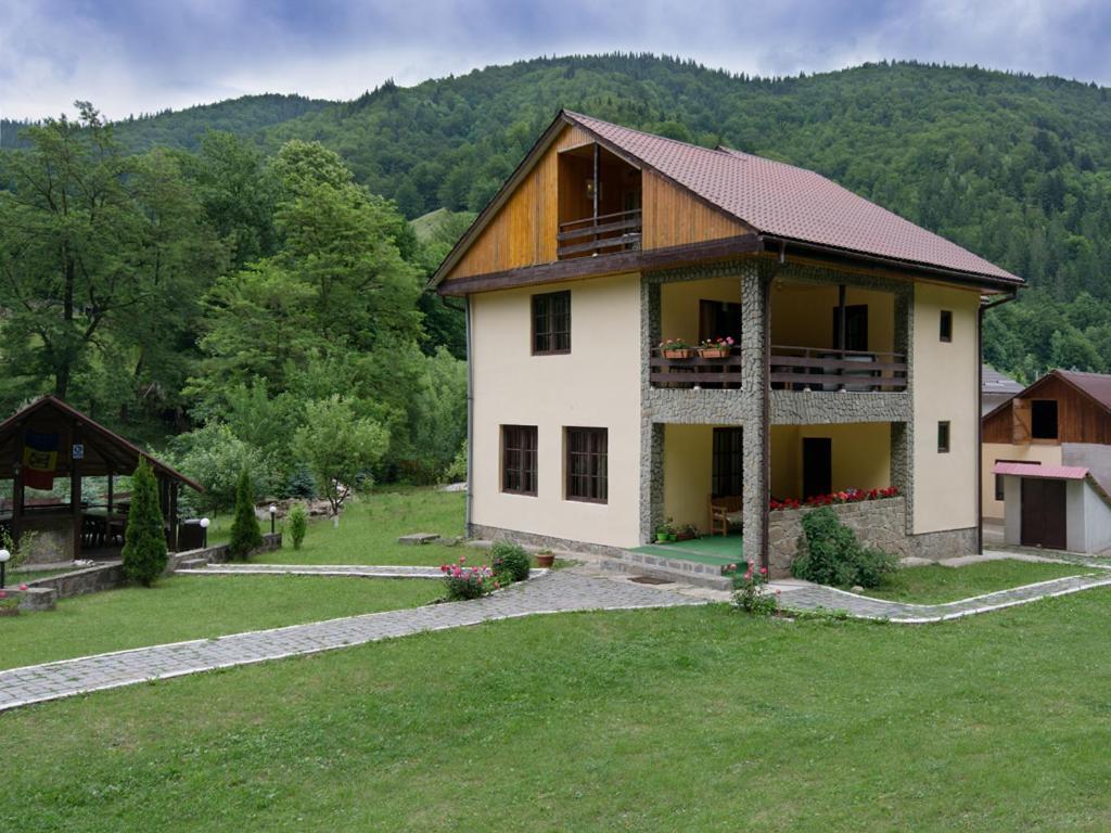 Hotel Pensiunea Bobu Izvoru Muntelui Zewnętrze zdjęcie