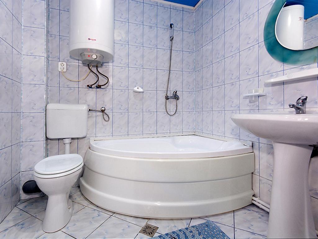 Hotel Pensiunea Bobu Izvoru Muntelui Zewnętrze zdjęcie