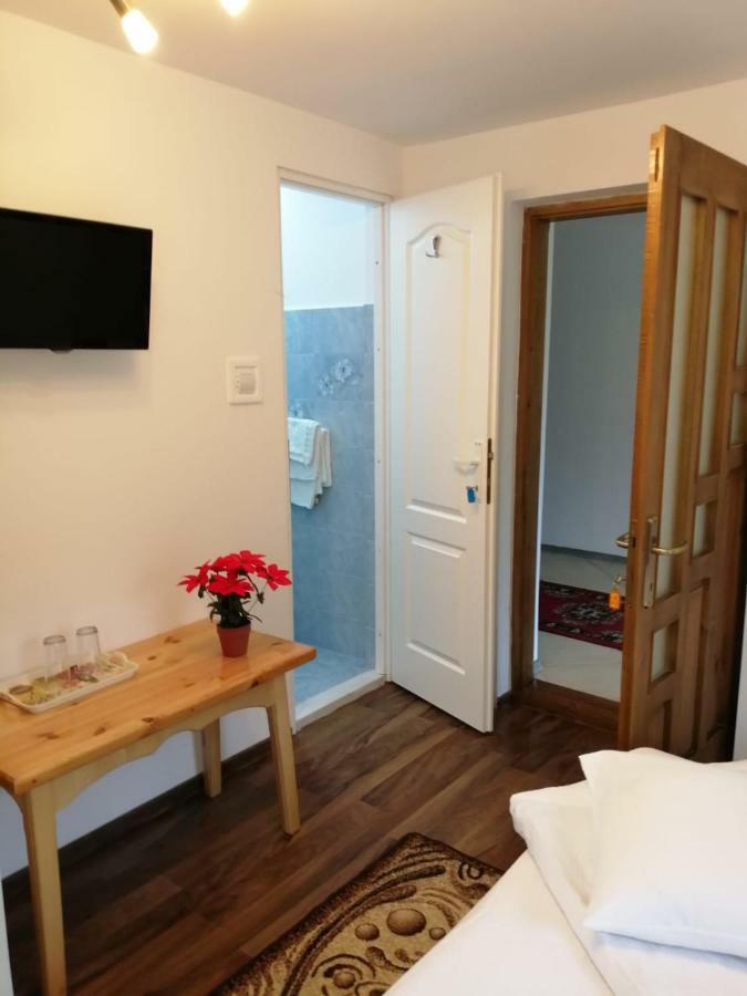 Hotel Pensiunea Bobu Izvoru Muntelui Zewnętrze zdjęcie